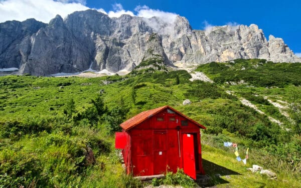 Escursione guidata al bivacco Stuparich in Val Saisera
