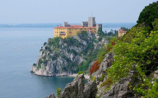 Visita al Castello di Duino e passeggiata sul sentiero Rilke - immagine 3