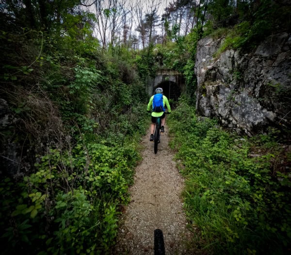 E-MTB Adventure: Storie del Carso Isontino, Trincee e Redipuglia - immagine 3