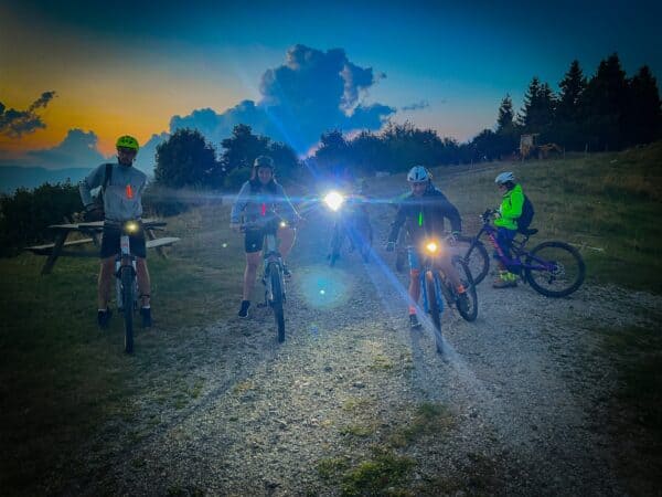 E-MTB NIGHT Experience: tramonto e notturna in bicicletta elettrica con spaghettata finale - Image 5