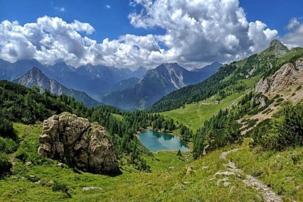 Trekking guidato di 3 giorni lungo la Traversata Carnica con pernottamento in rifugio