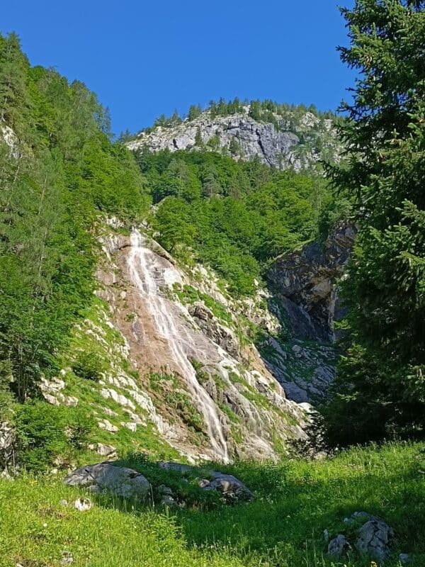 Trekking guidato di 3 giorni lungo la Traversata Carnica con pernottamento in rifugio - immagine 2