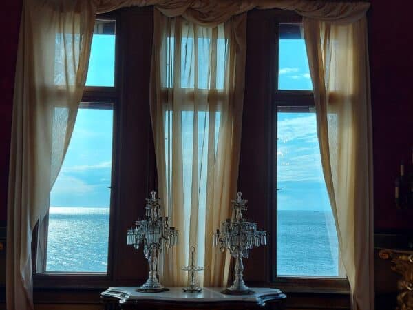 Visita al castello di Miramare con guida turistica - immagine 4