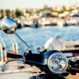 Noleggia una Vespa Piaggio 125 e visita il Friuli Venezia Giulia in modo nuovo